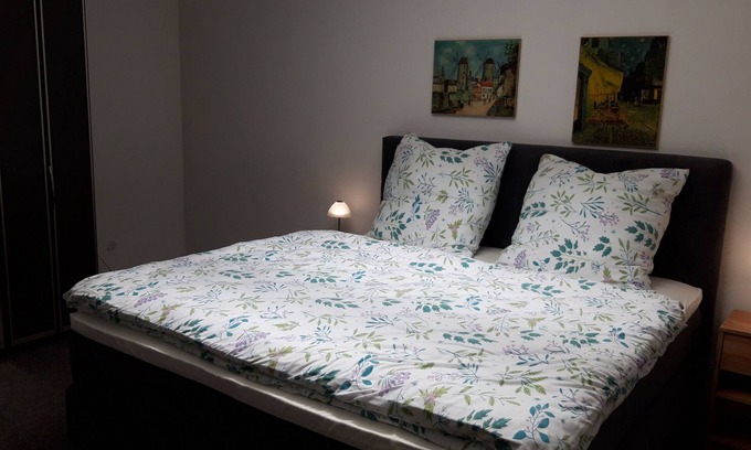 Eltmann Apartment | Neue Ferienwohnung mit Liegewiese und Stellplatz Direkt am Mainradweg
