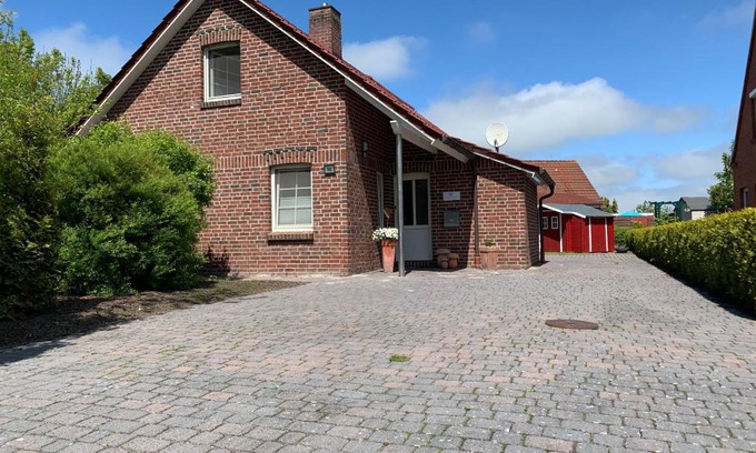 Hamswehrum House | Neuhaus Deichperle