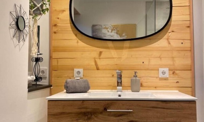 Holzkirchen Apartment | Neurenovierte Ferienwohnung "räsl"