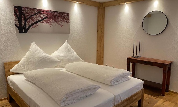 Holzkirchen Apartment | Neurenovierte Ferienwohnung Xaver
