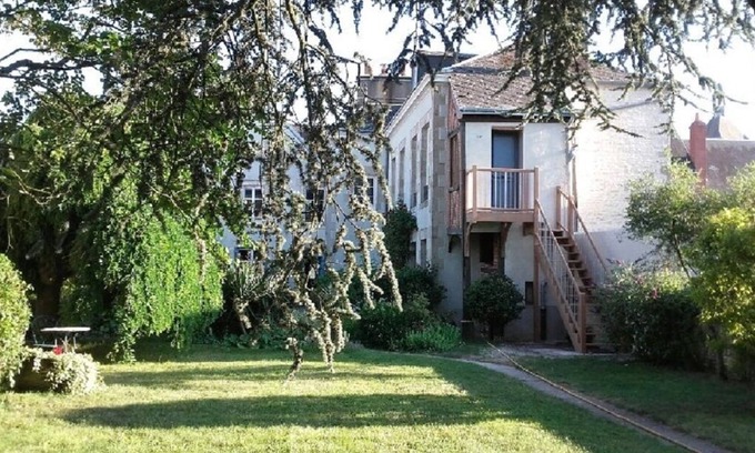 Neuville-aux-Bois Apartment | NEUVILLE GITE WITH WOOD