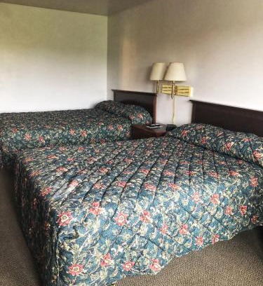 Marshfield Hotel | Neva Jean Motel