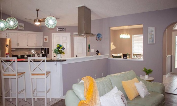 Navarre House | ~NEW~1 mins to Bay~8 Mins to Beach~Private Pool~Super relaxing beach theme
