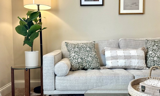 Georgetown House | NEW! 10 min to Horse Park & 20 min to the Ark! Dalton Derby House w/King Bed