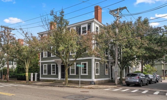 Salem Apartment | NEW 1803 Historic Apartment in Heart of Salem Steps to Haunted Happenings!