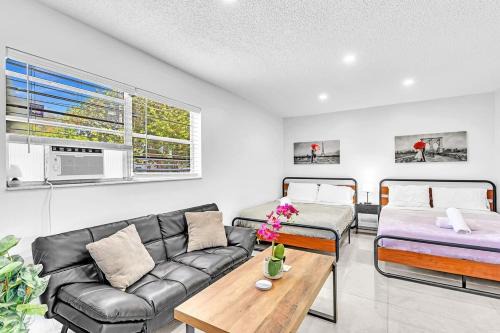 Royal Poinciana House | New 2 Bed Studio Close To Beach & Casino Ha04