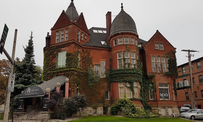 Hamilton Apartment | New 2 bedroom apartment across St Joe's Hospital