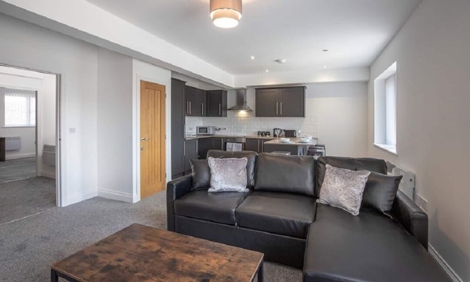 Blackpool Town Center Apartment | New 2 Bedroom Apt, close to Winter Gardens. Apt 5