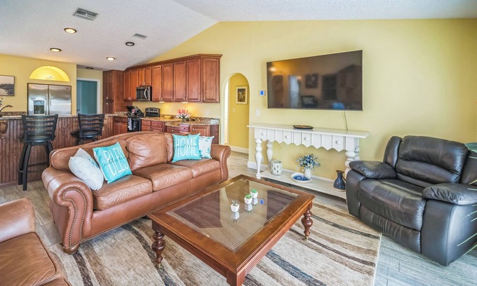 Isle of Palms House | New 2 miles 2Mayo Clinic Intracoastal water views Mins to JaxBeach