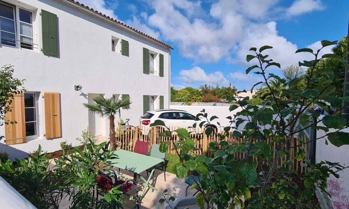La Flotte Apartment | New 2-room apartment with sea view