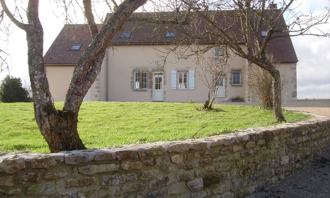 Thury House | NEW 2016: BEAUTIFUL, FULLY RENOVATED FARMHOUSE 150M2, NEAR BEAUNE, WINEYARDS, A6