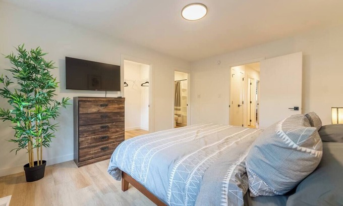 St. James House | NEW! 2022 House Build 3BR