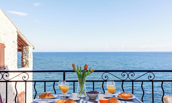 Antibes Old Town House | 🌞 NEW 2024 🏖️ Lux VillageHouse 2BDR, 2BTH - 1sr row full sea view 🌅