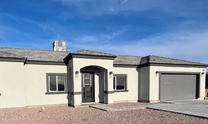 Rio Rico House | NEW 3/2 WITH BEAUTIFUL SUNSETS, MOUNTAIN VIEWS, AND ALL YOU NEED TO RELAX!