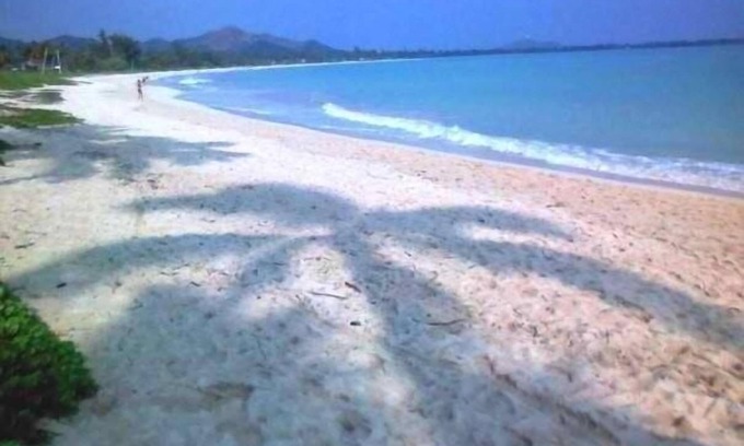 Kailua Apartment | New 3 Bdrm, Large Lanai, Quiet area, Ocean Breezes, Short Walk to the Beach