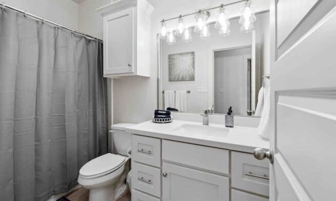 Harlingen House | New 3 bedroom, 2 bath, 4 Beds, 2 car garage with all new furnishings!