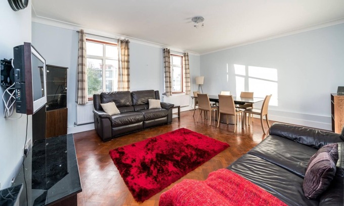 Barnhill Apartment | NEW 3 Bedroom House near Wembley Stadium