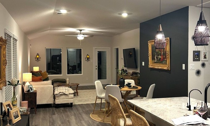 Montgomery House | NEW 3-bedroom house 1 mile from Lake and Marina