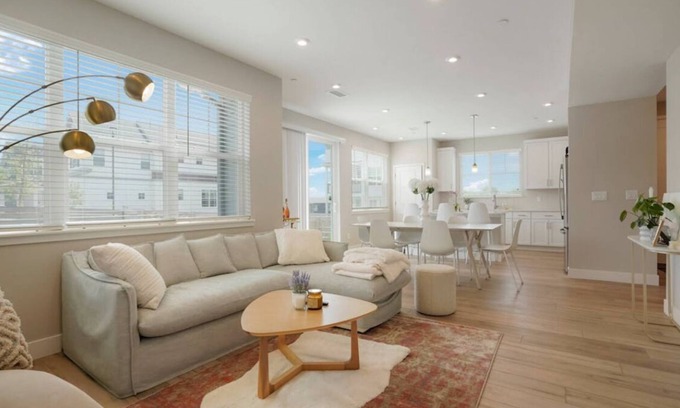 Barths House | New 3-bedroom Townhome in Edgewater with Attached Garage and Fenced Yard