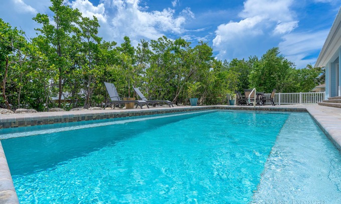 Coury House | New 3 Bedroom Home with Dockage, Pool, ICE MAKER on 13th St in KCB