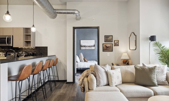 Fairmount Apartment | New 3BR Serene Manor | Parking Gym & Game Room