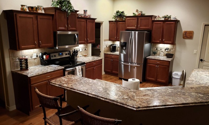 Fruitvale House | New! 4 Bedroom Stunning Charmer Centrally Located