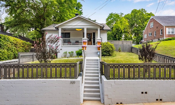 East Side House | New 4 BR Bungalow Close to Everything Atlanta All 5 Star Reviews