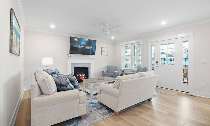 North End Condo | New 4BR Condo – 1 Block to Beach & Boardwalk/Sleeps 12!