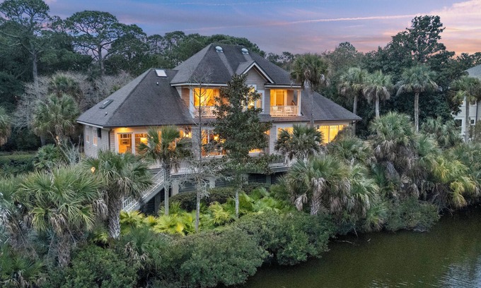 Vanderhorst Plantation House | New 4BR listing on FLYWAY! Pond View! Across from beach path!