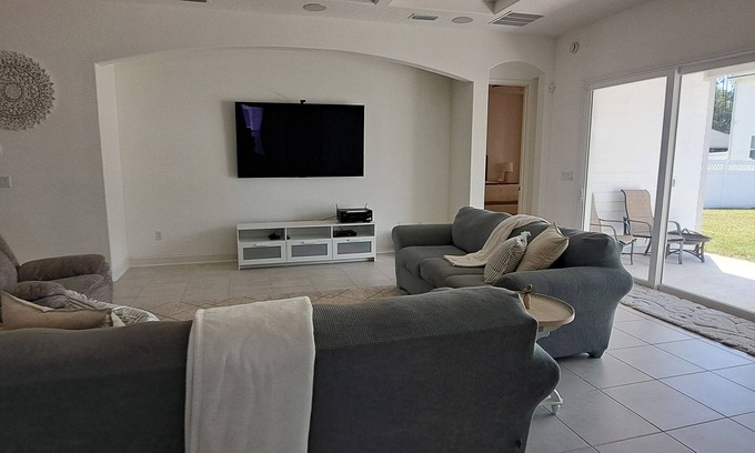 Green Cove Springs House | New 5BR Family Retreat Pet Friendly Near Jacksonville & St. Augustine