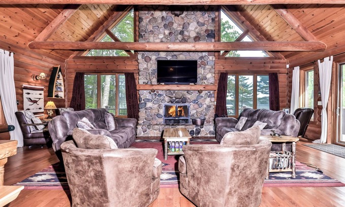 Three Lakes House | NEW! 6 Bedroom Log Home on the Three Lakes Chain of Lakes