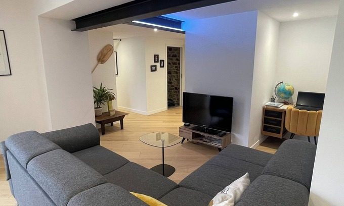 Vannes Apartment | New 80 m² apartment with garden, quiet, walking distance to port, stadiums and shops