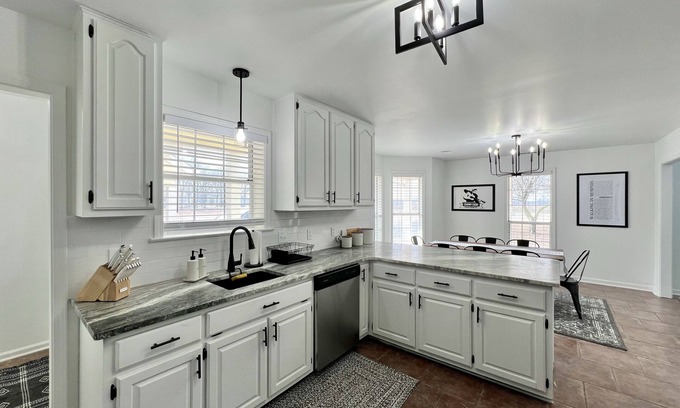 Marion House | NEW! 901 Country Charm - Minutes from Memphis, TN!