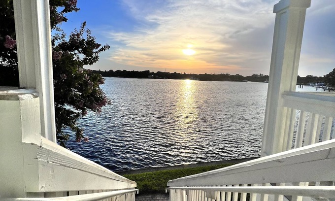 Coquina Key Condo | NEW! A Taste of Paradise @tnzwaterside