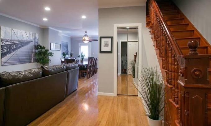 Bushwick House | *NEW*ALL BRAND NEW FURNITURE,BEDS,TVS&PLACE IS HUGE&15 MIN SUBWAY 2 DOWNTOWN NYC