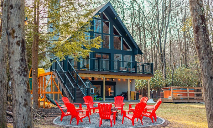 Pocono Summit House | New! All season lakefront house with hot tub!