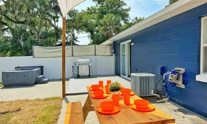 Port Orange House | NEW Amazing 2Bd House with Jacuzzi - Up 6 Guests-Private Backyard!