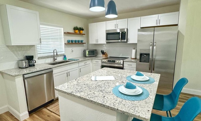 Port Orange House | NEW Amazing Sunshine-Up 6 Guests-Private Backyard