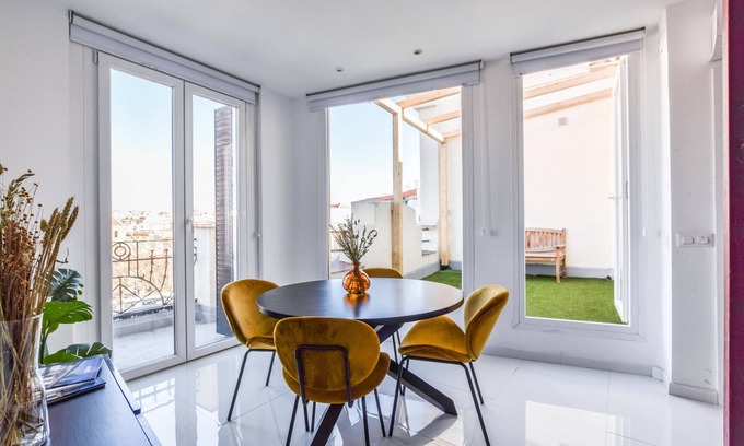 Las Acacias Apartment | New and bright apartment with terrace Gl1
