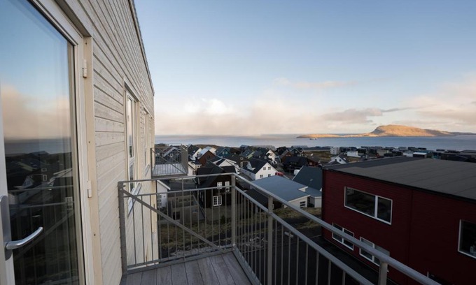 Hoyvik Apartment | New Aparthotel / Panoramic sea view