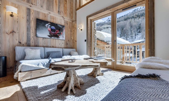 Le Fornet Apartment | New Apartment, Close to the Slopes - Fireplace, Parking, and Modern Amenities