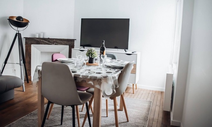Ernee Apartment | new apartment downtown at the foot of the shops