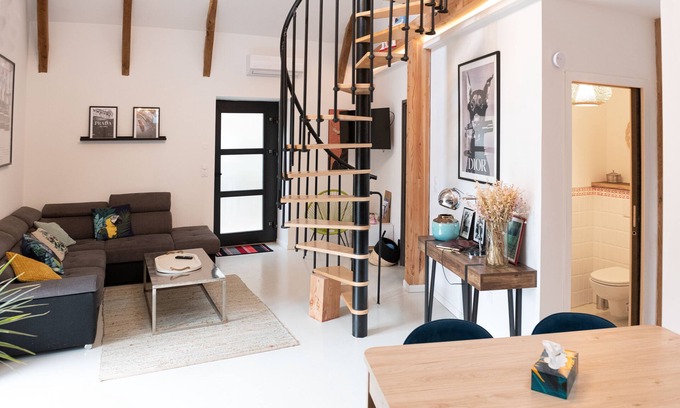 Espalion House | New apartment in fully renovated barn