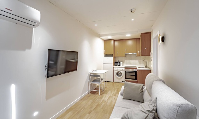 Rejas Apartment | New Apartment Madrid Feria 105
