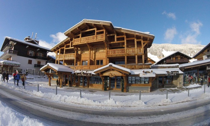 Les Gets Apartment | NEW APARTMENT - SIDE VIEW SLOPES - FOOT OF SLOPES - CENTER STATION