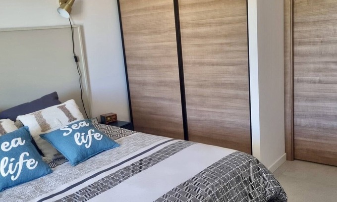 L'Ile-Rousse Apartment | New apartment with mountain view