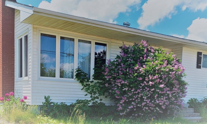 Shediac Apartment | NEW !! Apartment with large deck BBQ minutes to the shore