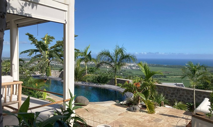 Maniron Apartment | New Apartment with large deck, pool and panoramic view; adults only
