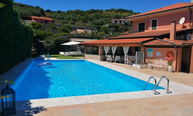 Imperia Apartment | NEW APARTMENT x5 PEOPLE IN VILLA WITH POOL HOT -HUB 2. KM FROM THE SEA