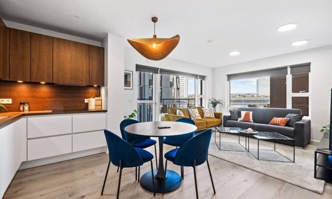 Kopavogur Apartment | New Apt. Near Smáralind Mall With Private Parking